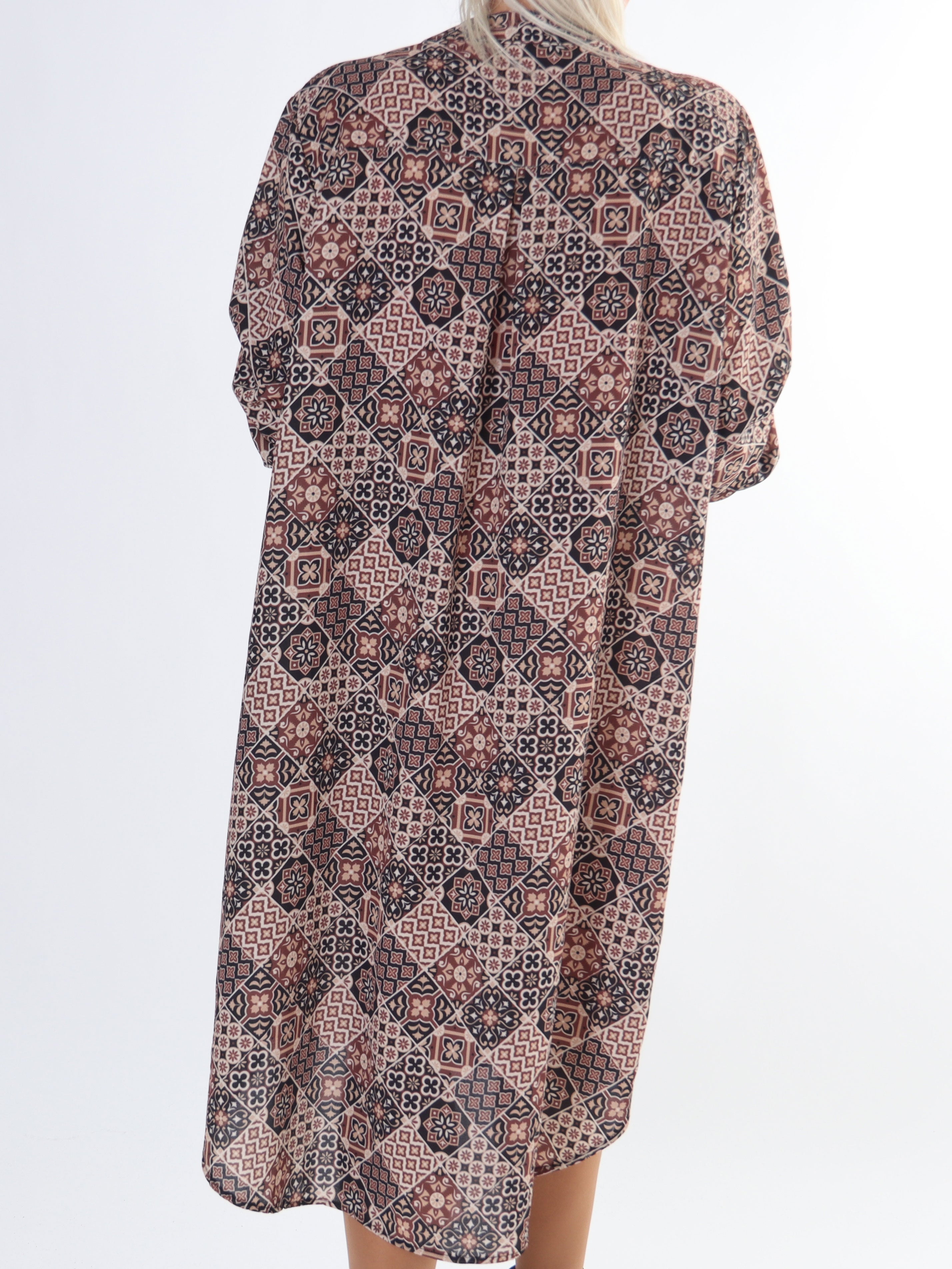 Vanesa Mosaic Long - Mönstrad plus size klänning